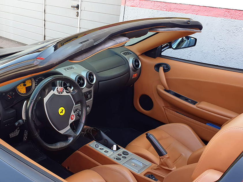 Lackierung der Frontstoßstange und Politur am Ferrari F430 Spider.