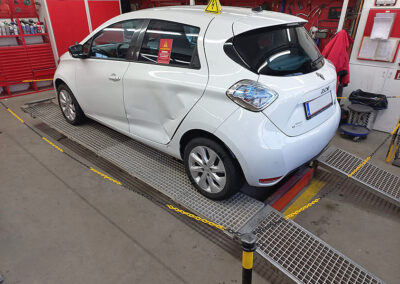 Janiba repariert Elektrofahrzeuge